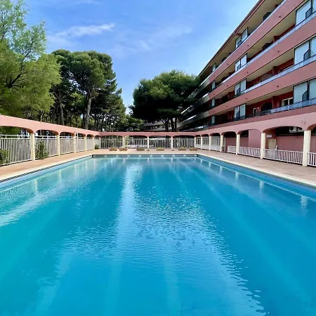 Apartment Salles 33 *